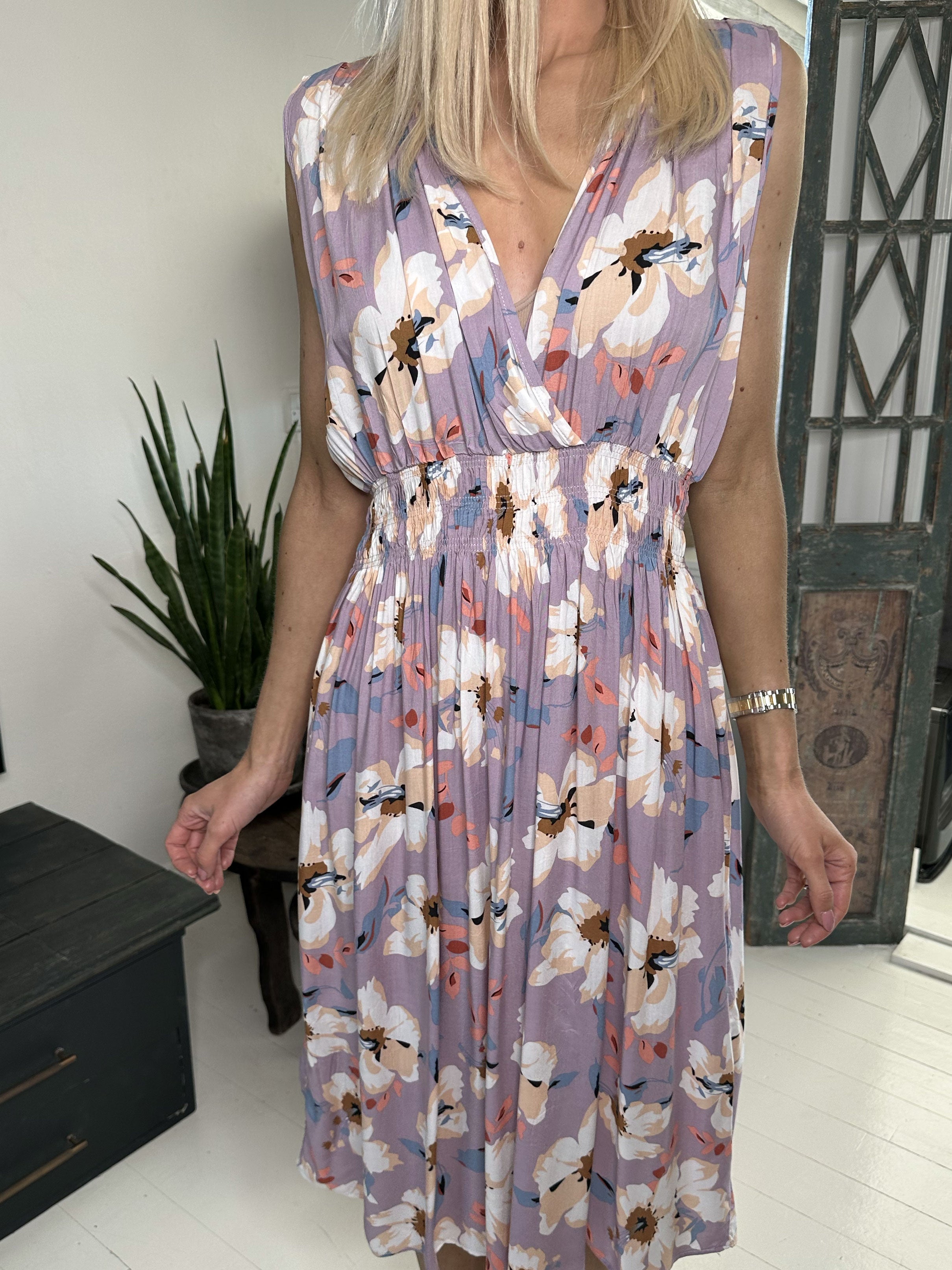 Izzy - Sød sommerkjole i bomuld med elastik i taljen